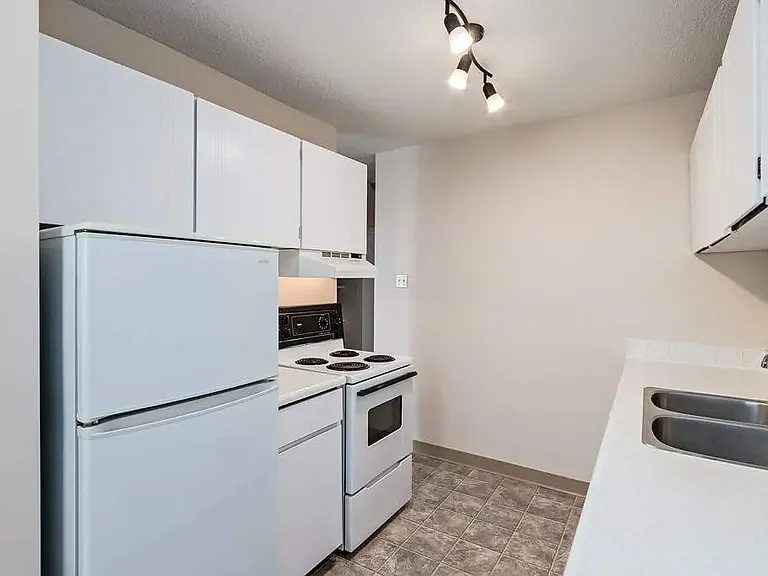 115 25th Ave SW #403 — Photo 46
