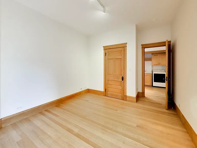 3752 N Wayne Ave — Photo 27