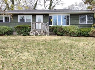 16 Riviera Dr, Mastic, NY 11950