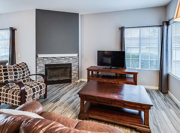 5th image of 2809 Beachcomber Dr E