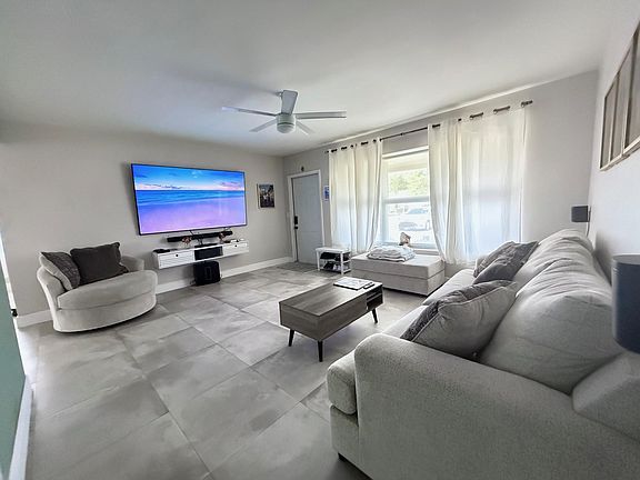 4th image of 2340 N 58th Terrace