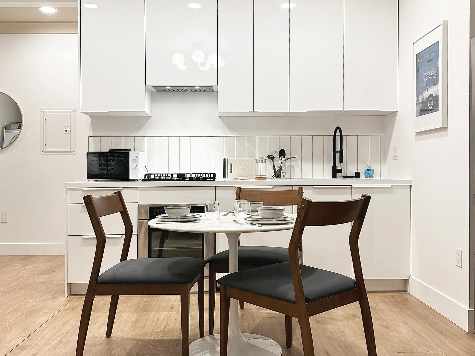 2 bed, 695 sqft, $3,650 — Photo 4