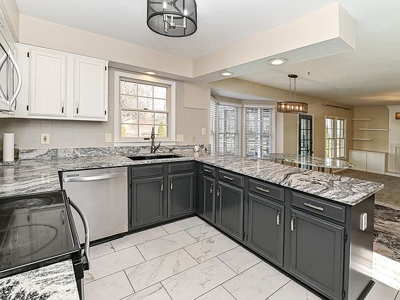 4th image of 6389 Willow Ln