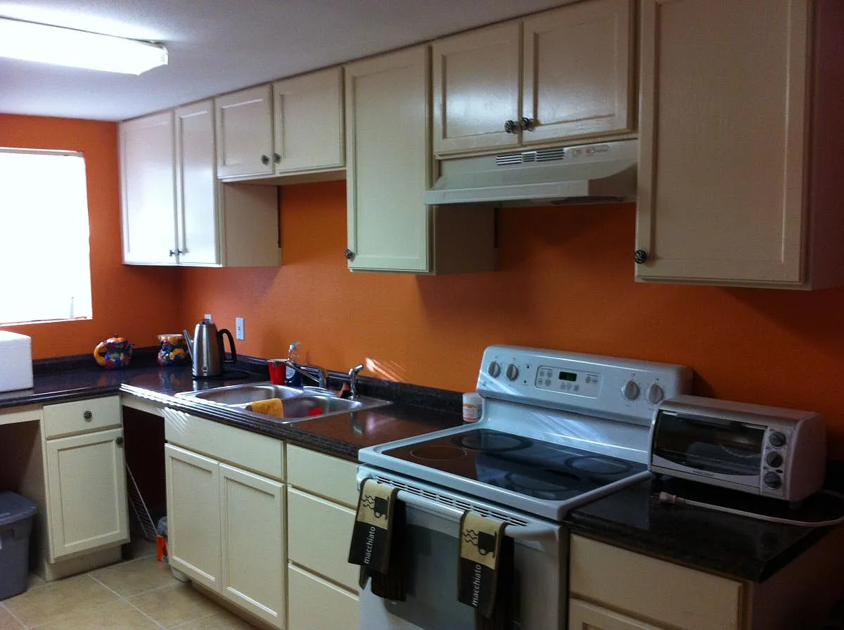 1002 S Indiana Avenue — Photo 3