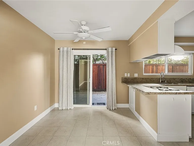 338 W Kelly Ave #B — Photo 7