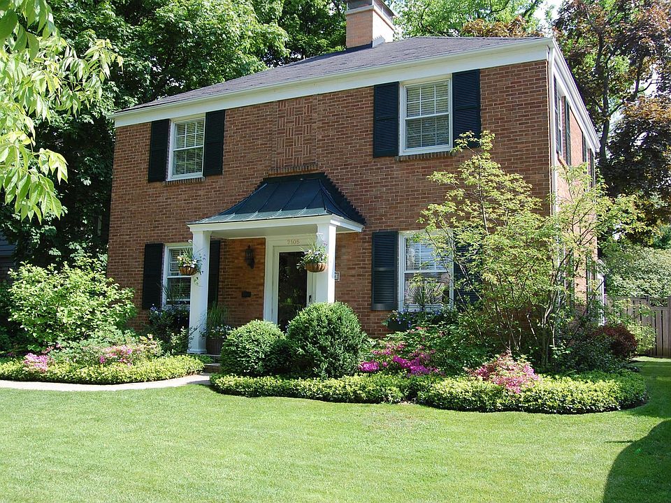 2105 Greenwood