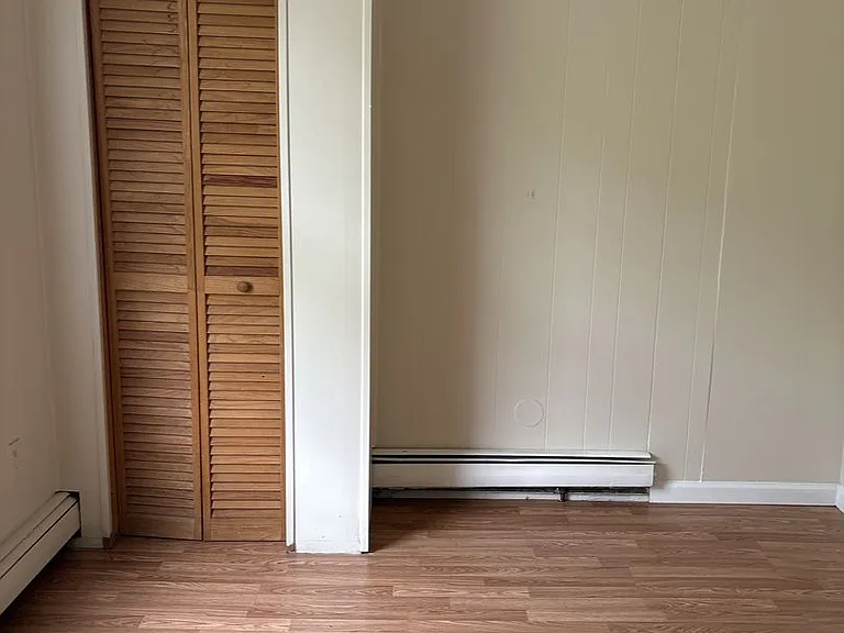 332 Stewart St — Photo 8