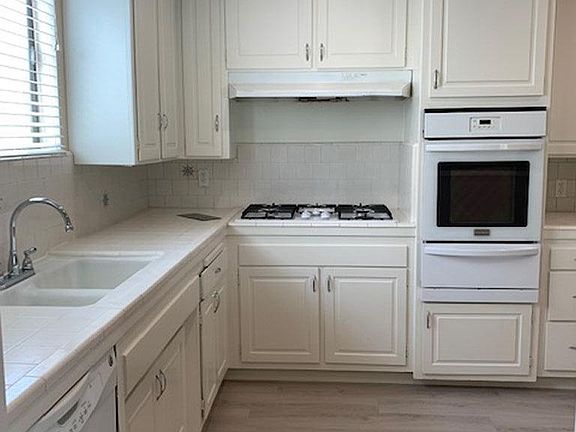 4th image of 2714 W Clark Ave #4-F