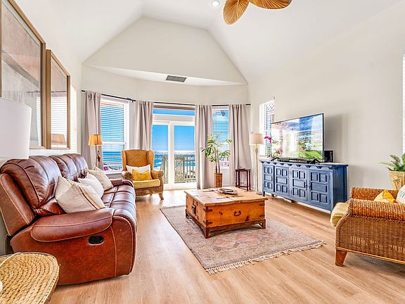 3rd image of 100 Gorrie Dr