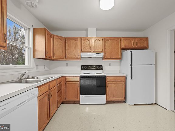 4th image of 11511 Piedmont Dr