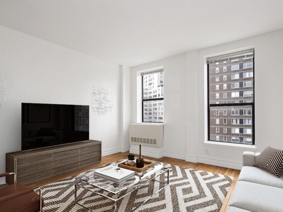 1st image of 154 W 70th St #3I