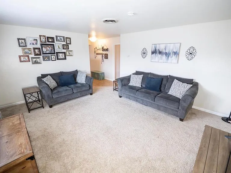 210 Canterbury Ave — Photo 15