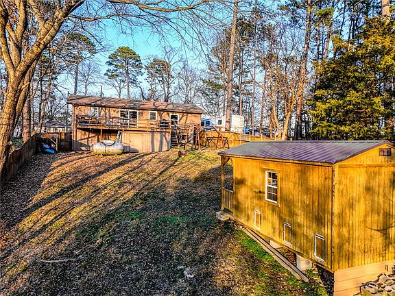 5th image of 16249 Hickory Dr