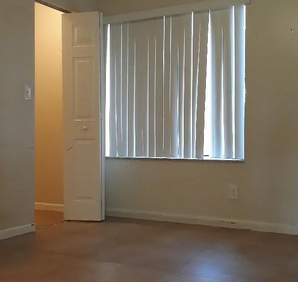 1081 Coral Club Dr — Photo 12