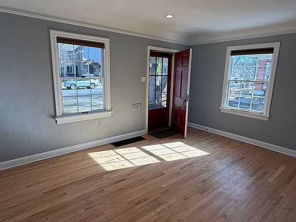 4th image of 1417 S Columbine St