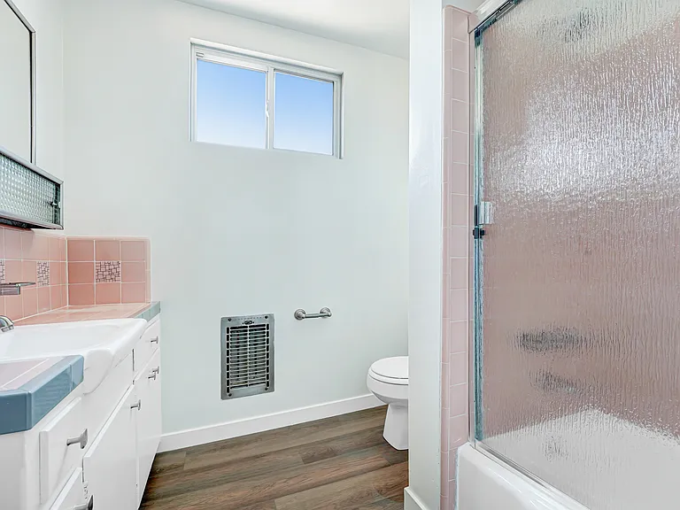 1044 Euclid St #11 — Photo 6