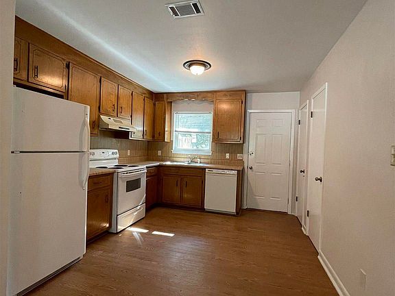3rd image of 4165 Ravenwood Dr