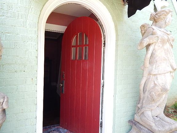 3rd image of 427 W Main St