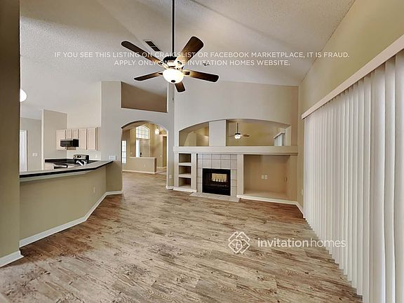 3rd image of 1402 Whispering Woods Way