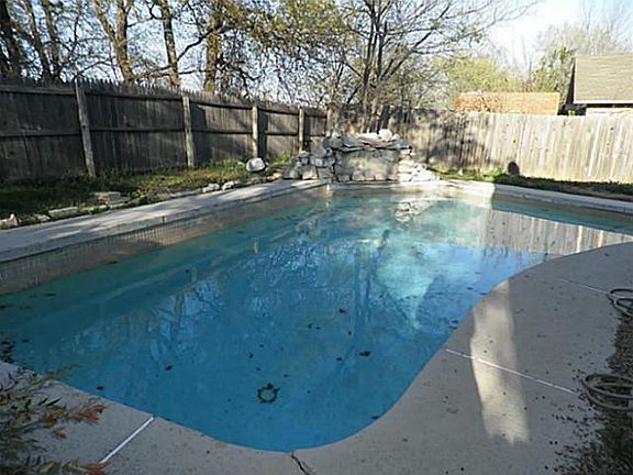 4th image of 3805 Mulberry Ln