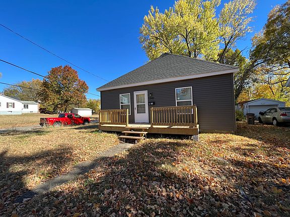 3rd image of 1340 N Main St