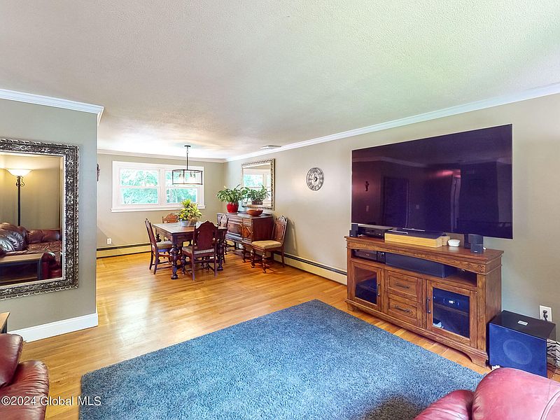 4th image of 14 Cambridge Avenue