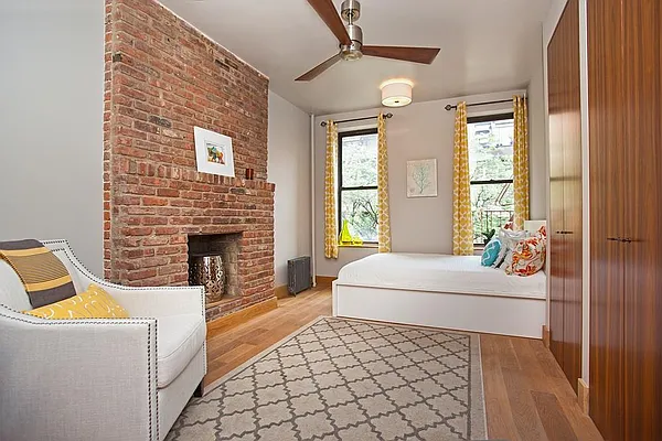 Sold by Level Group | media 10