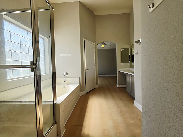7724 Pacific Rim Ct — Photo 21