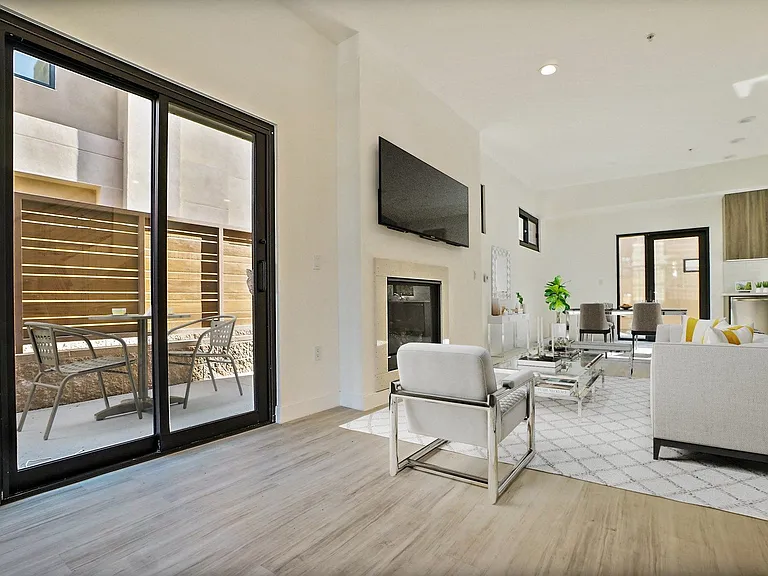 Residences at Village Walk — Photo 15