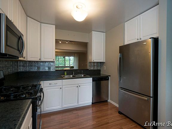 3rd image of 4271 Sawkaw Dr NE #30