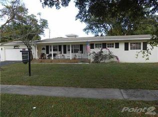 880 N Fig Tree Ln, Plantation, FL 33317