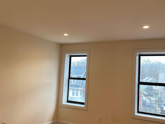 3rd image of 911 McLean Ave APT C3