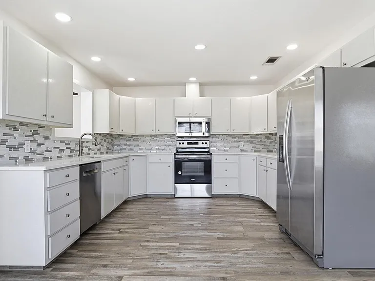 128 Skyview Ter — Photo 8