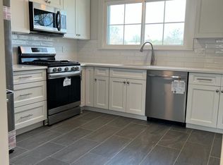 116 Petersville Rd FLOOR 2, New Rochelle, NY 10801