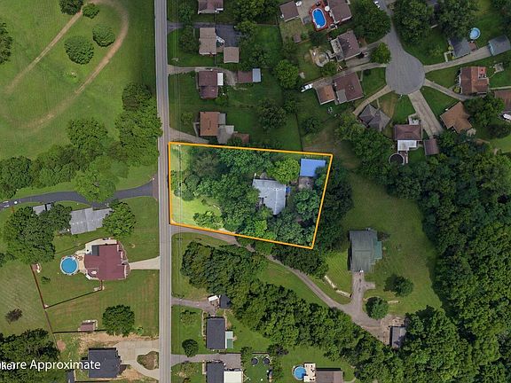 3rd image of 6218 Applegate Ln