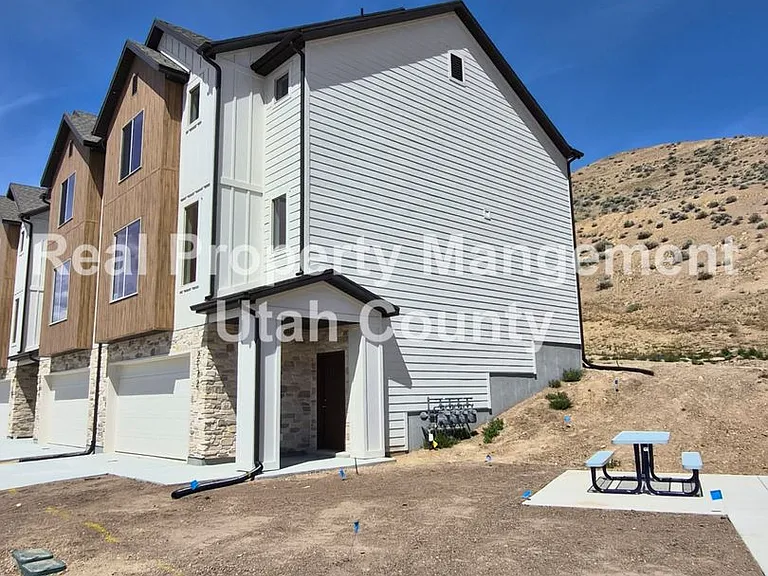 2172 E Fox Mdw — Photo 3