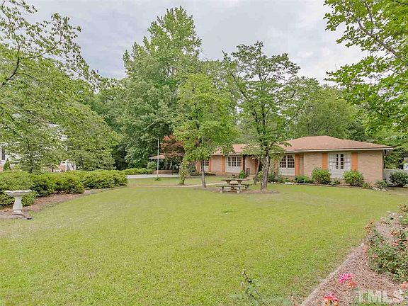 3rd image of 703 S Crescent Dr