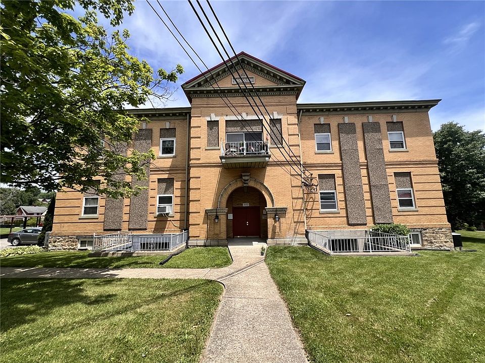 1st image of 230 W Berkeley St APT 2101