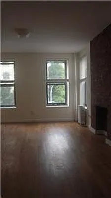 Rented by Anchor Associates | media 32