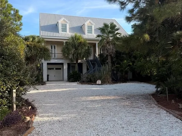705 Hernando Pl, Dauphin Island, AL 36528