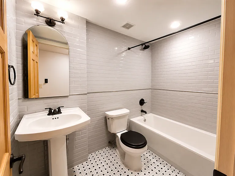 274 Van Buren St #2R — Photo 11