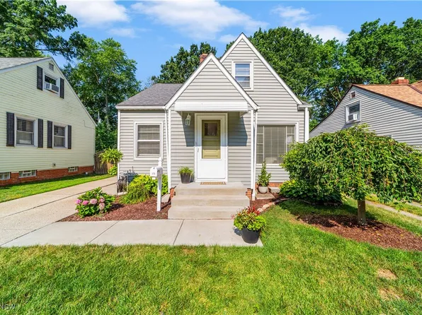 170 Beck Rd, Avon Lake, OH 44012