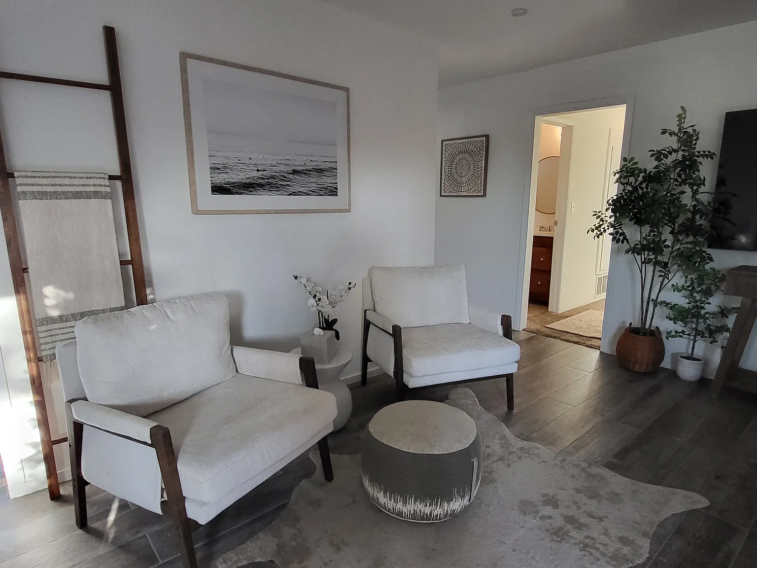 3 bed, 1255 sqft, $3,700 — Photo 4