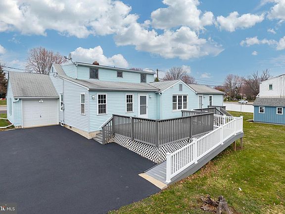 2nd image of 933 Forty Foot Rd