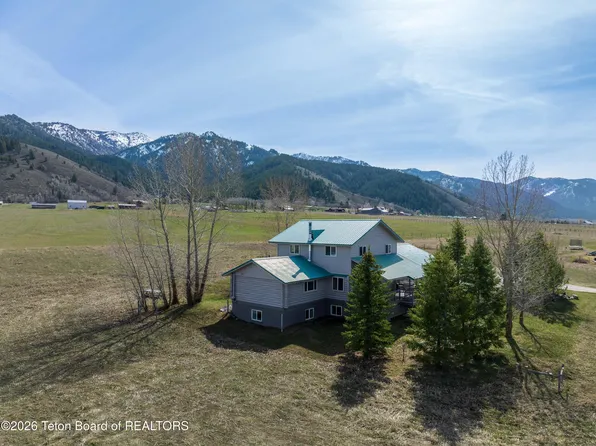 898 Saddle Dr, Etna, WY 83118