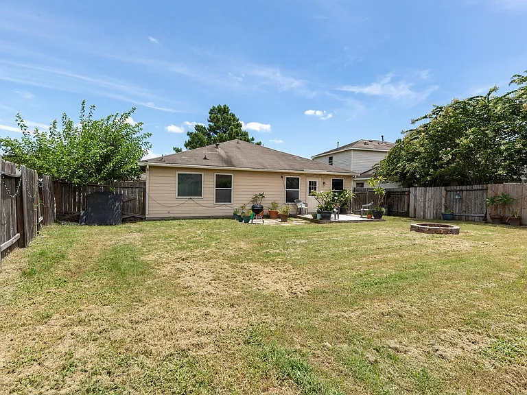 24027 Kingbriar Dr — Photo 21
