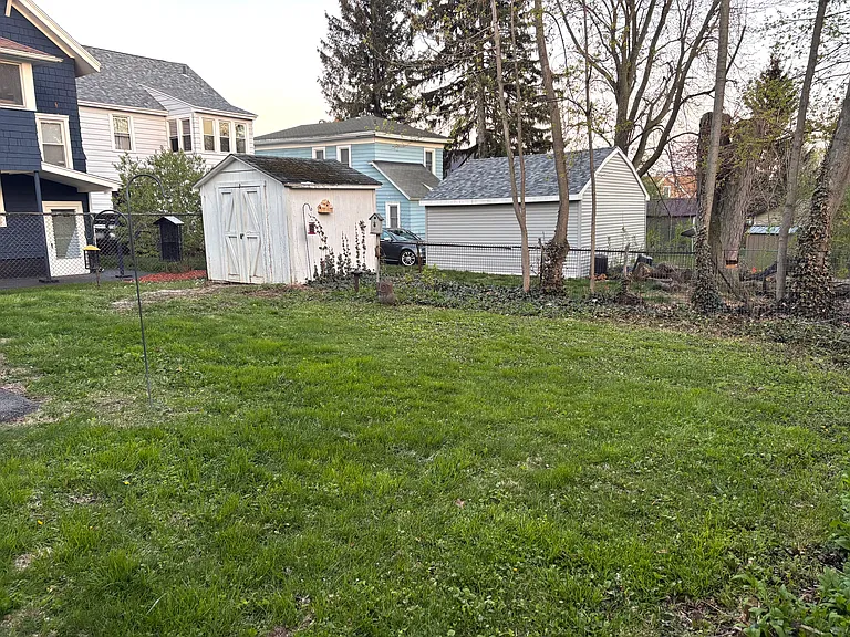 Berkshire Ave — Photo 11