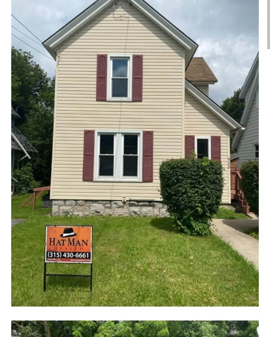 4 bed, 1372 sqft, $2,100 — Photo 2