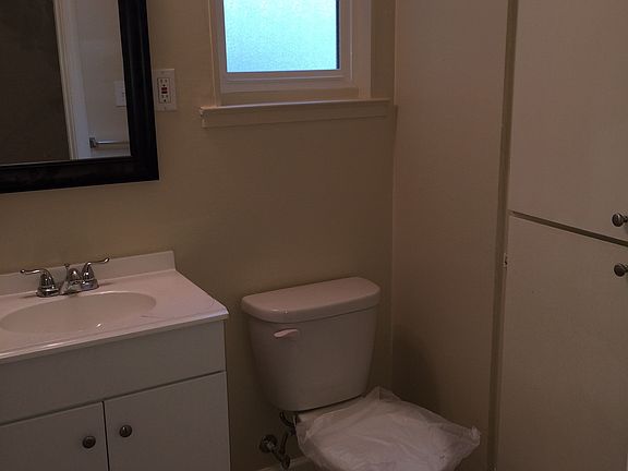 3rd image of 130 Jackson Ave #2