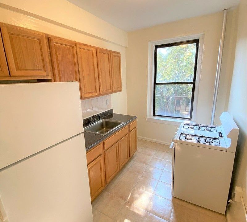 1st image of 24-29 27th St #3B